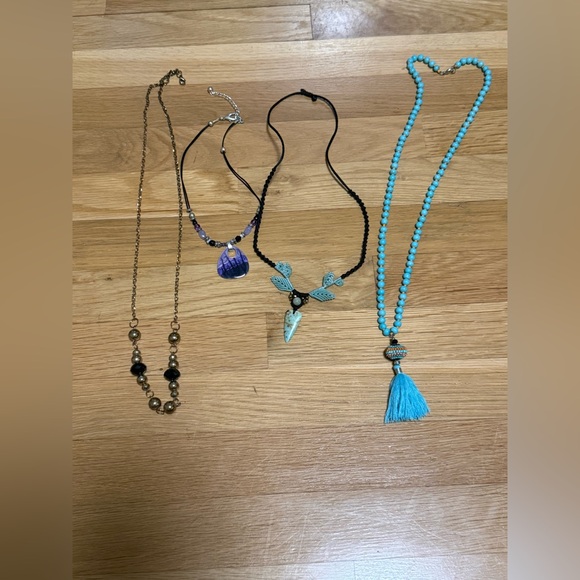 Curated Boho Statement Necklace Lot - 4pc Set - Turquoise, Macrame, & Art Glass - Picture 4 of 5